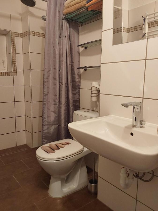 Kleines Zuhause Apartment Magdeburg Bagian luar foto
